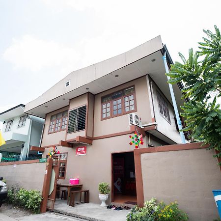 Oyo 691 Don Muang Boutique House Hotel Банкок Екстериор снимка