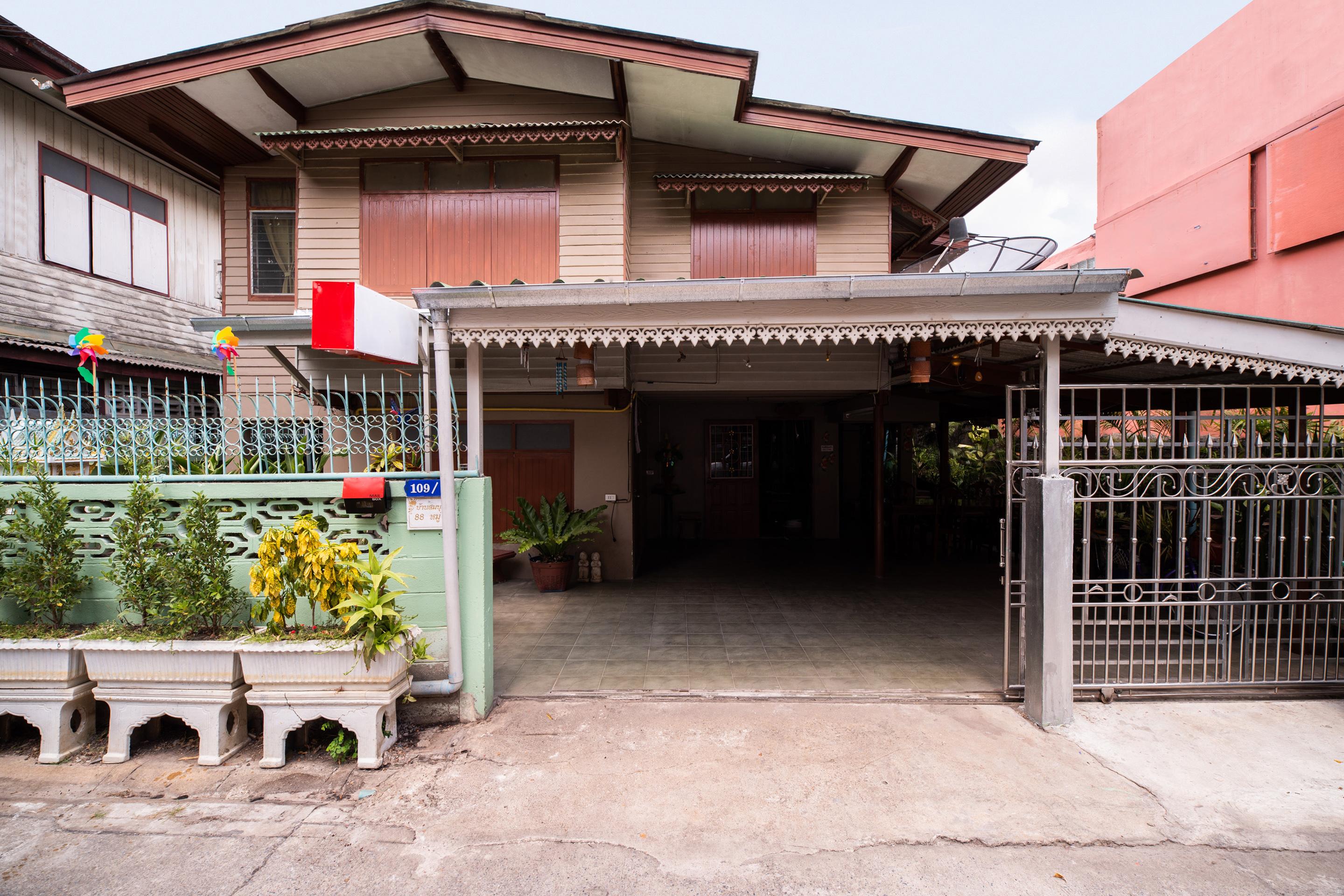 Oyo 691 Don Muang Boutique House Hotel Банкок Екстериор снимка