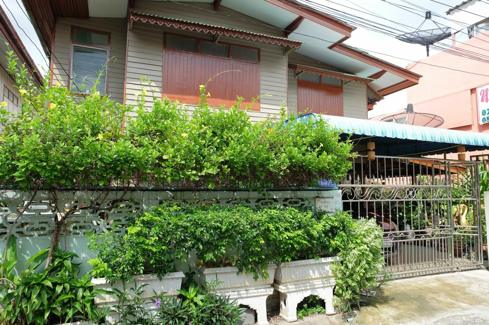 Oyo 691 Don Muang Boutique House Hotel Банкок Екстериор снимка